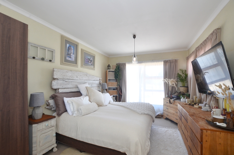 4 Bedroom Property for Sale in Yzerfontein Western Cape